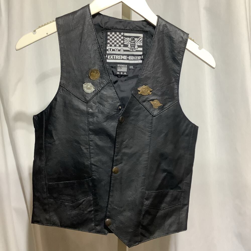 Extreme Biker Leather Vest Small w/ 7  HOG Harley Davidson Patches & Pins